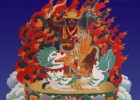 在西藏昌都色林萨贡寺的巨大多杰雄登的佛像